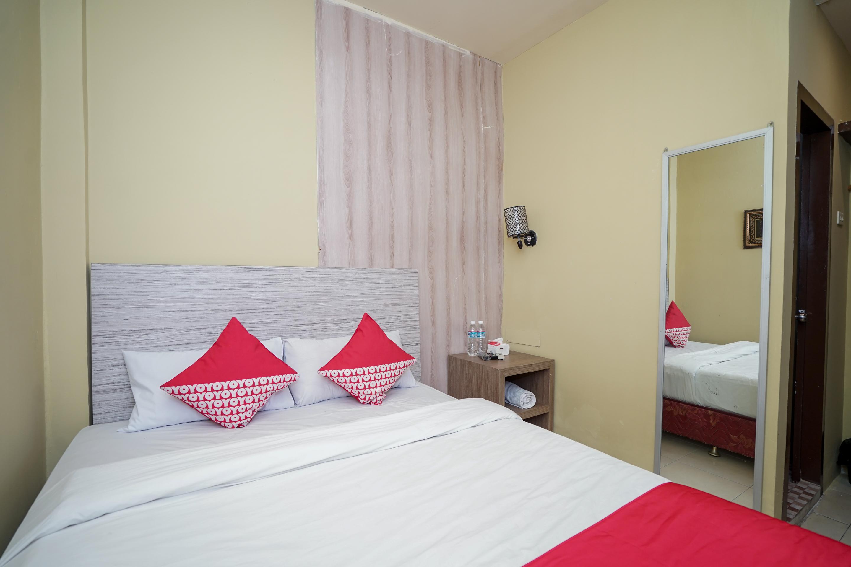 Urbanview Hotel Best Skip Palembang Exterior photo