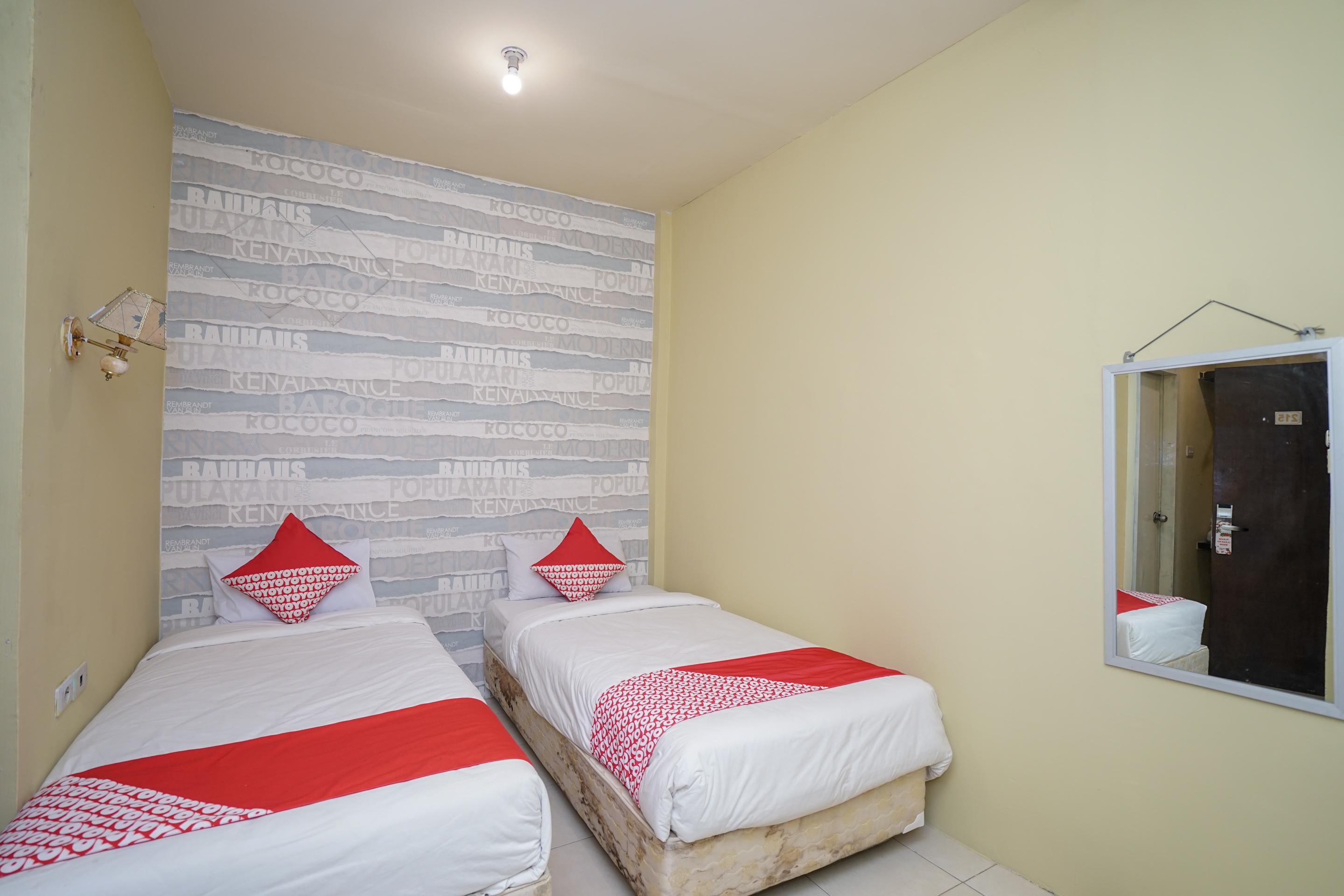 Urbanview Hotel Best Skip Palembang Exterior photo